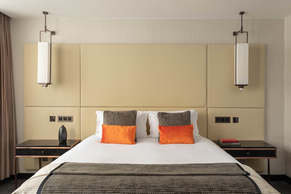Montcalm Royal London House, Autograph Collection 24