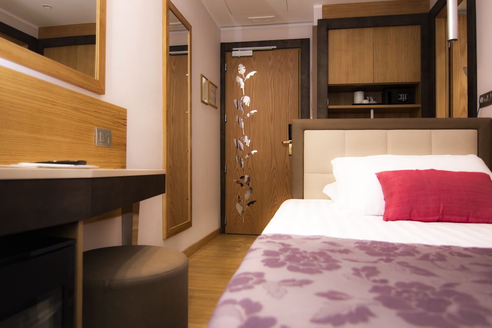 Hotel Vibe Nazionale 14