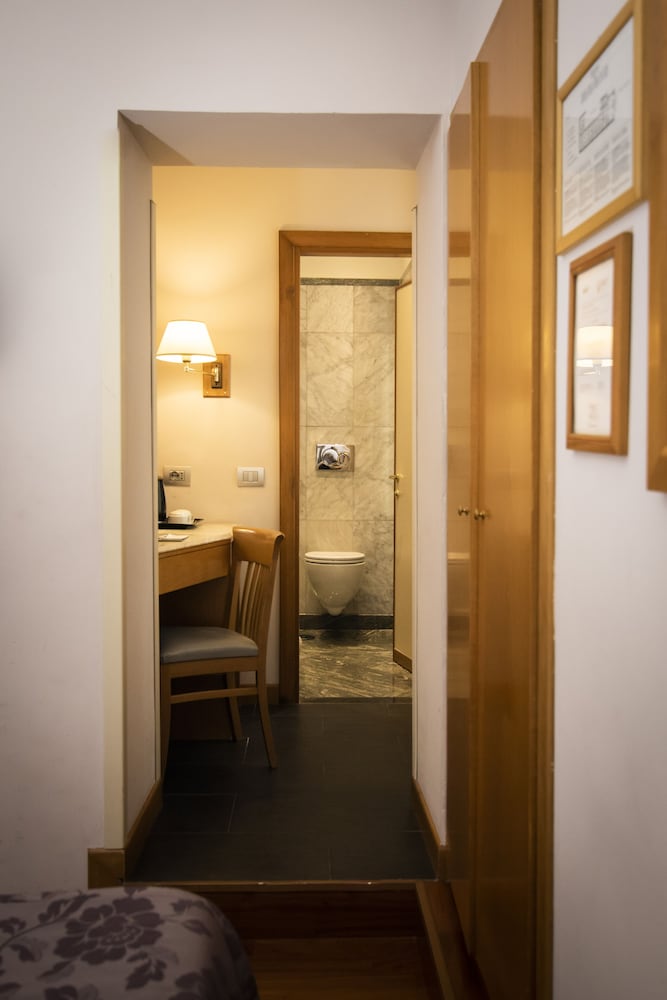 Hotel Vibe Nazionale 18
