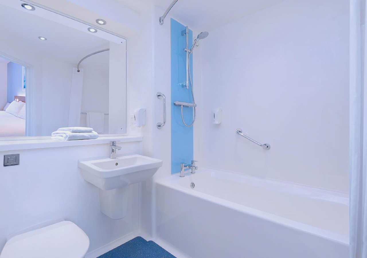 Travelodge London Raynes Park 10