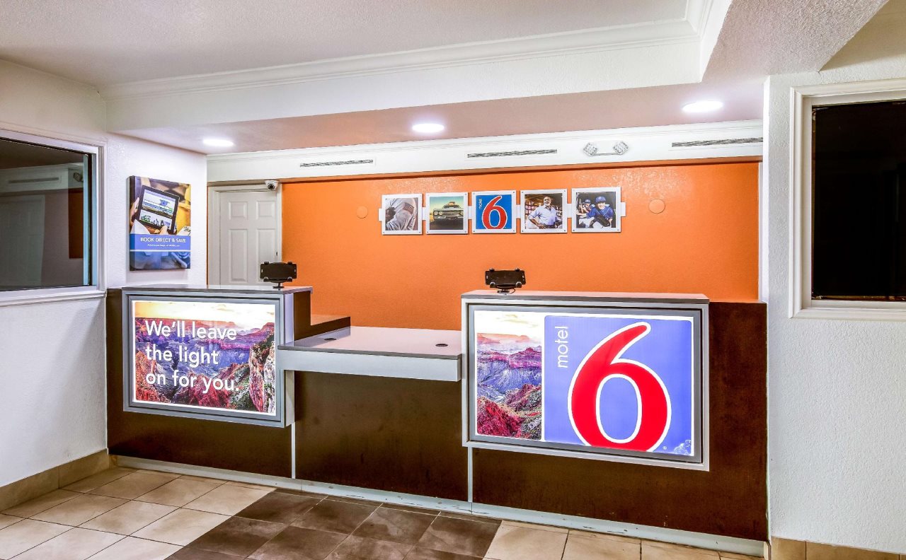 Travelodge London Raynes Park 18