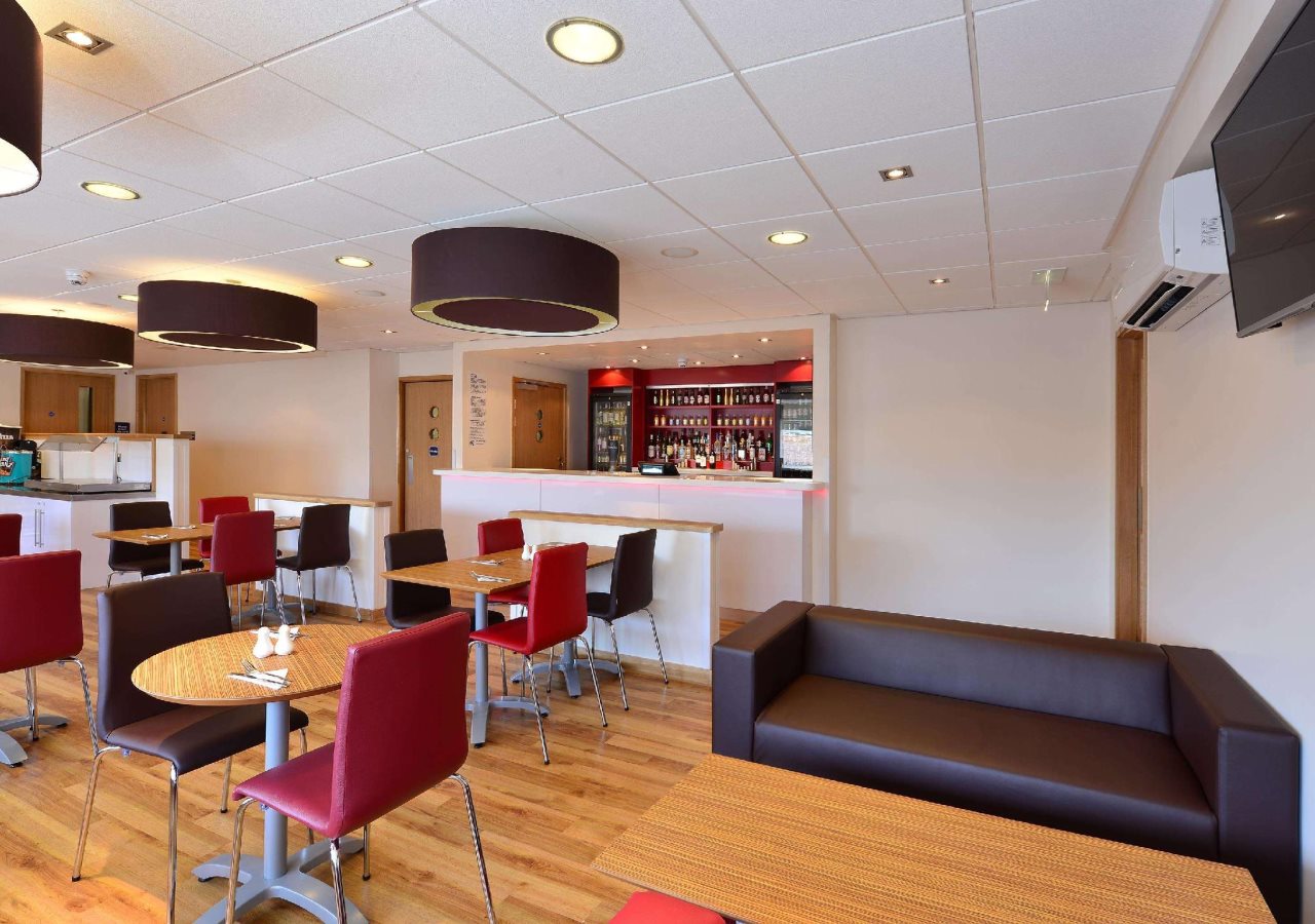 Travelodge London Raynes Park 24