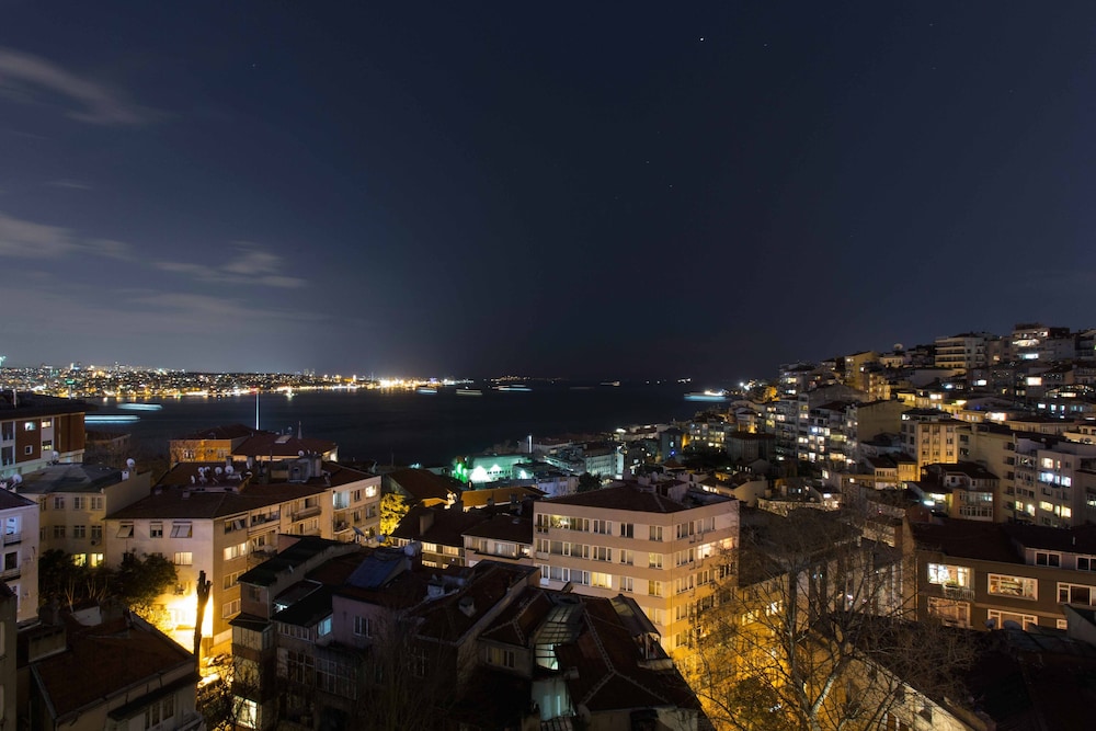 Noble22 Suites 22