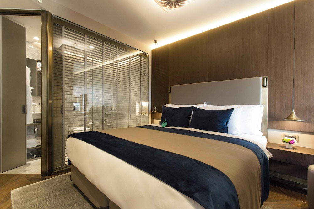 Noble22 Suites 11