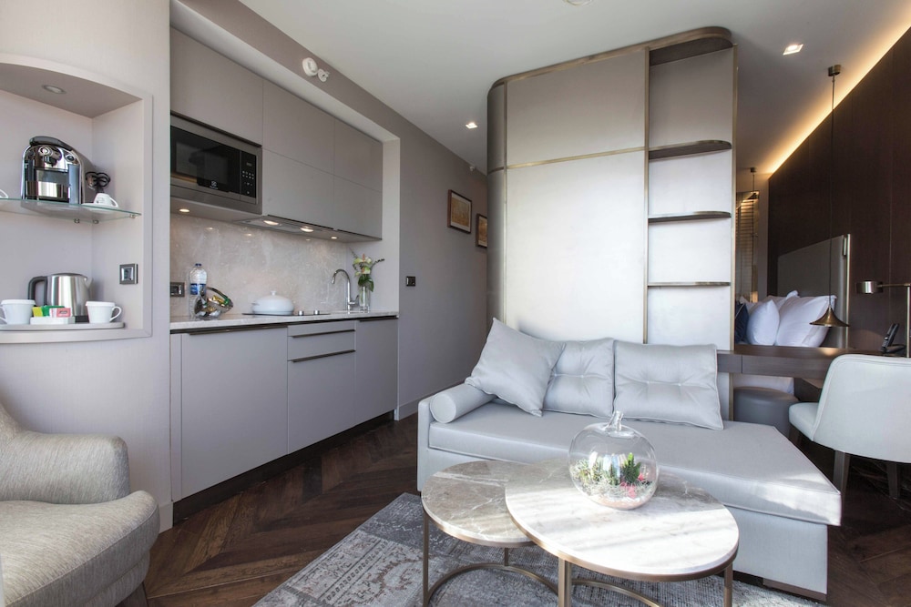 Noble22 Suites 15