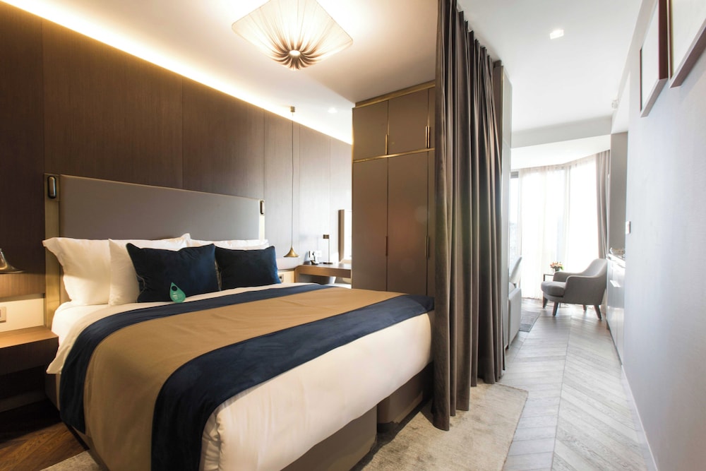 Noble22 Suites 10