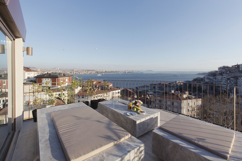 Noble22 Suites 20