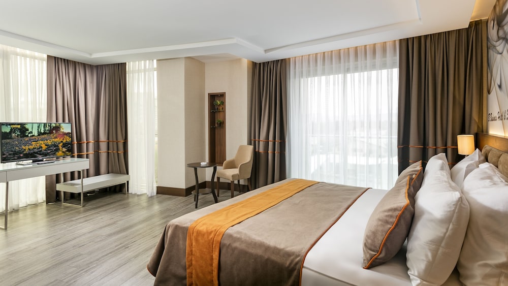 B Business Hotel & Spa 15