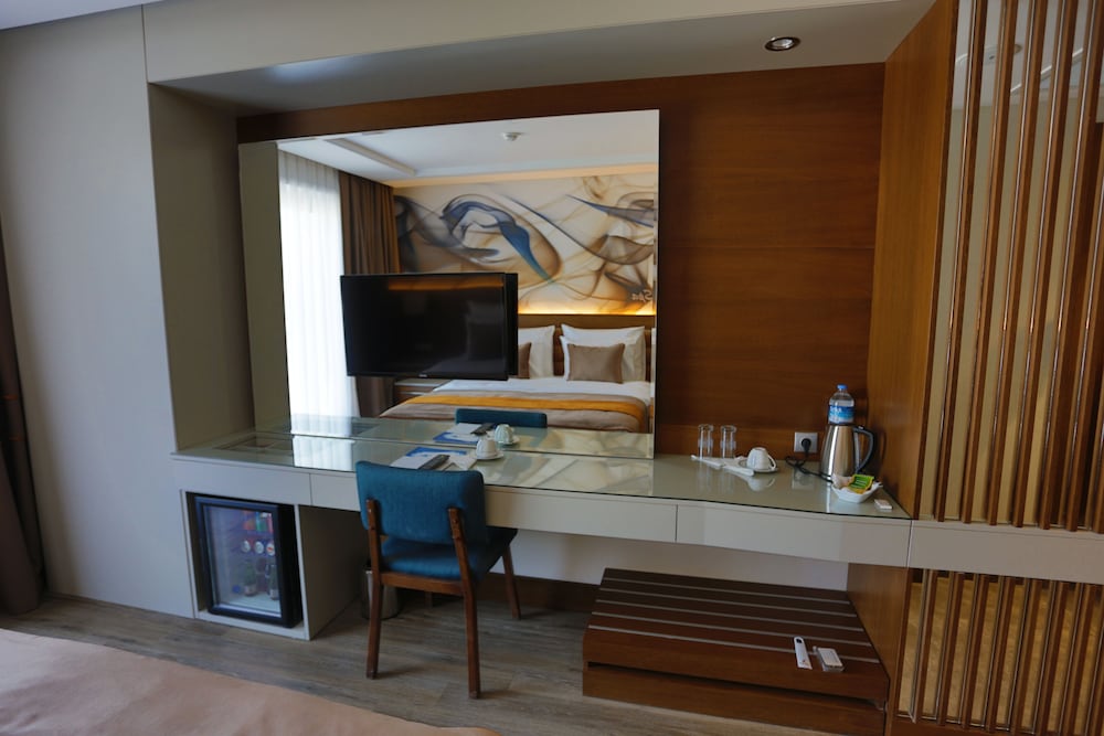B Business Hotel & Spa 8