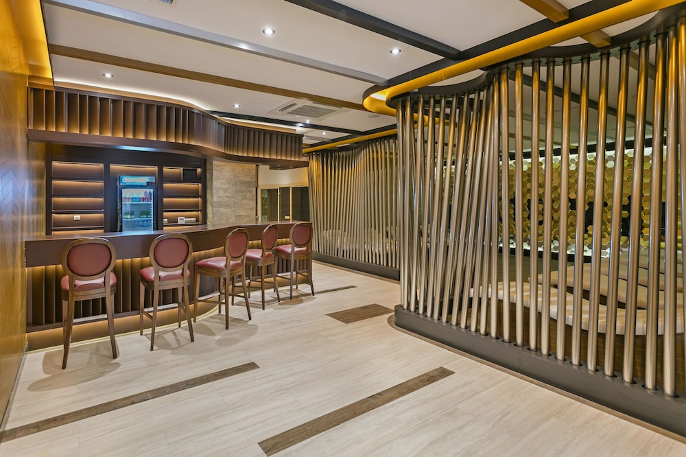 B Business Hotel & Spa 22