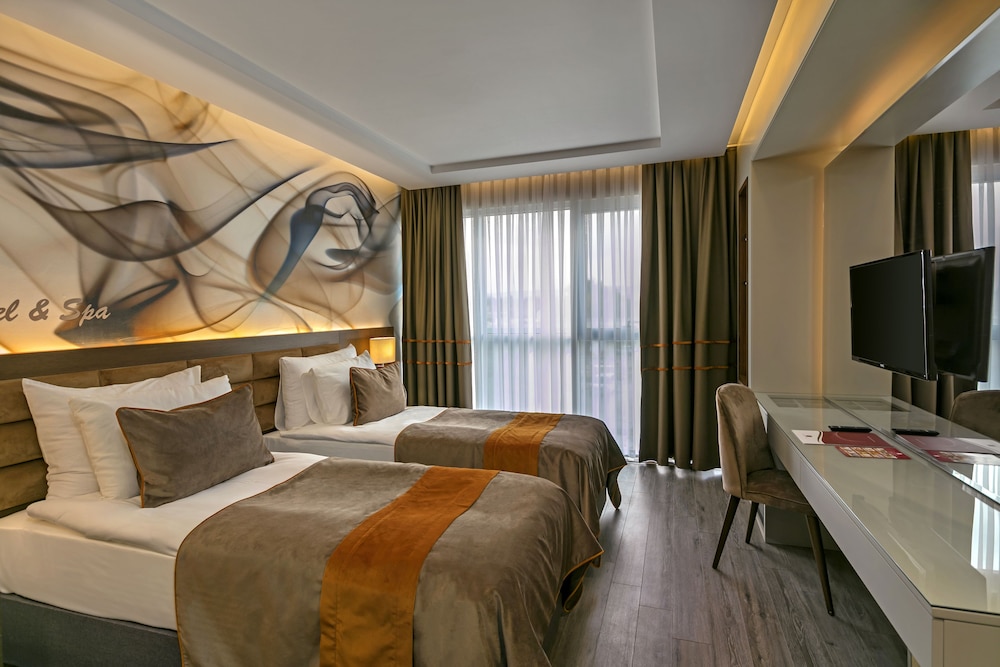 B Business Hotel & Spa 9