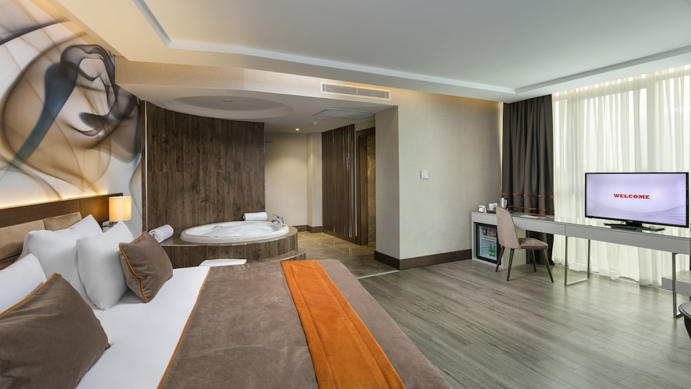 B Business Hotel & Spa 12