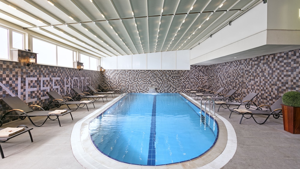 B Business Hotel & Spa 19