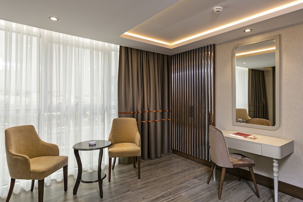 B Business Hotel & Spa 14