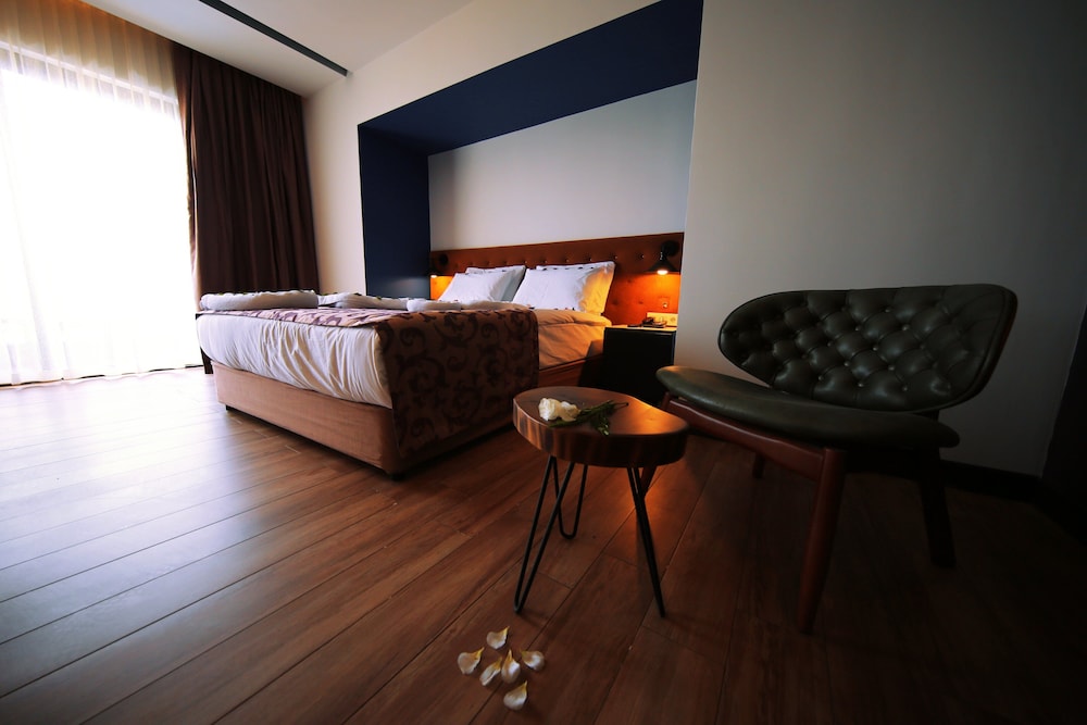 Sey Beach Hotel & Spa 14
