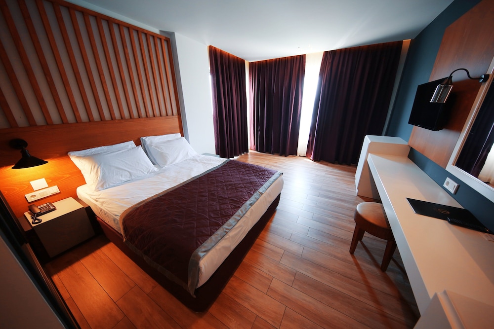 Sey Beach Hotel & Spa 12