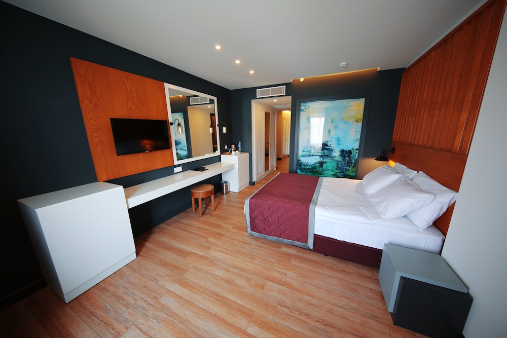 Sey Beach Hotel & Spa 7