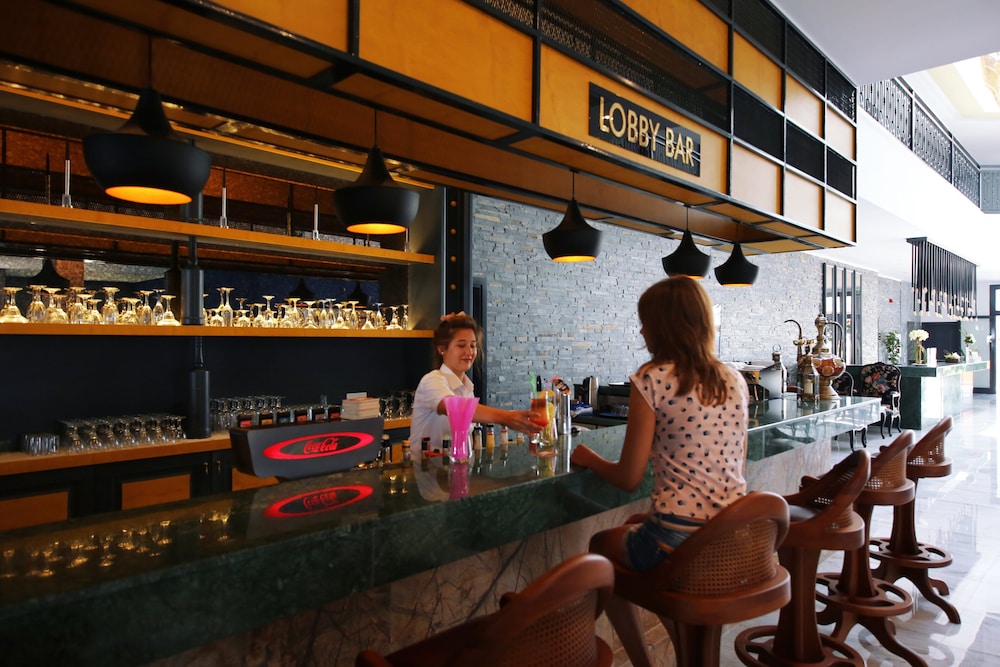 Sey Beach Hotel & Spa 3