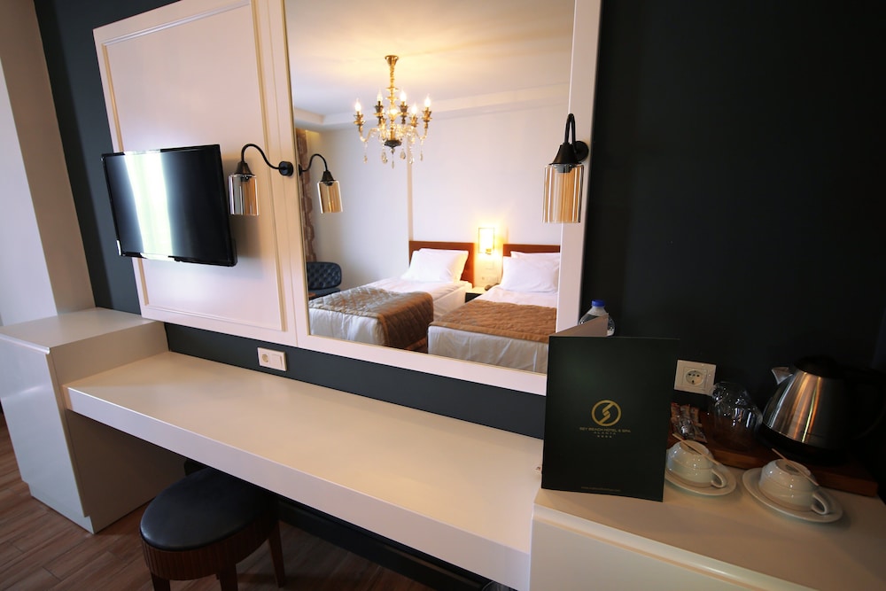 Sey Beach Hotel & Spa 8