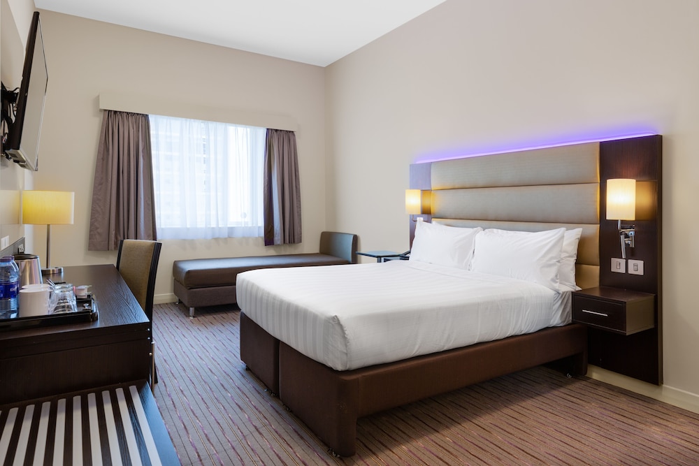 Premier Inn Dubai Ibn Battuta Mall Hotel 9