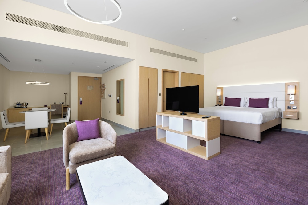 Premier Inn Dubai Ibn Battuta Mall Hotel 11