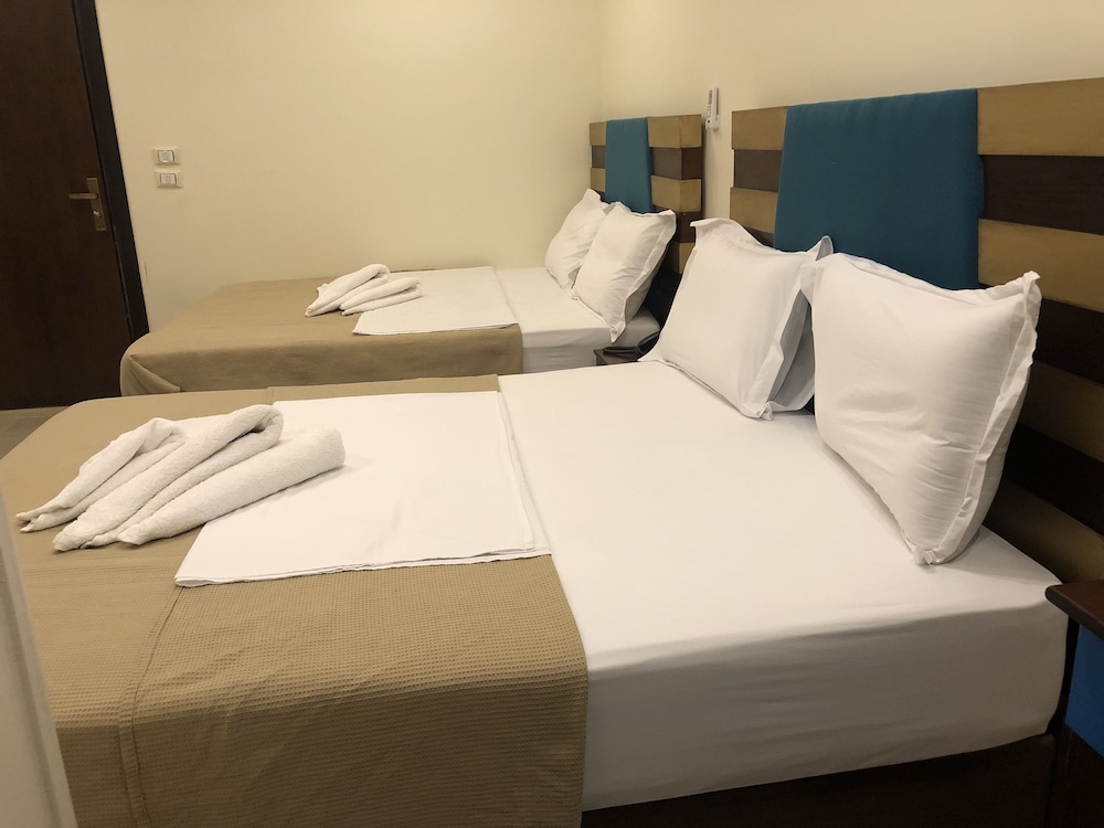 Great Pyramid Inn 15