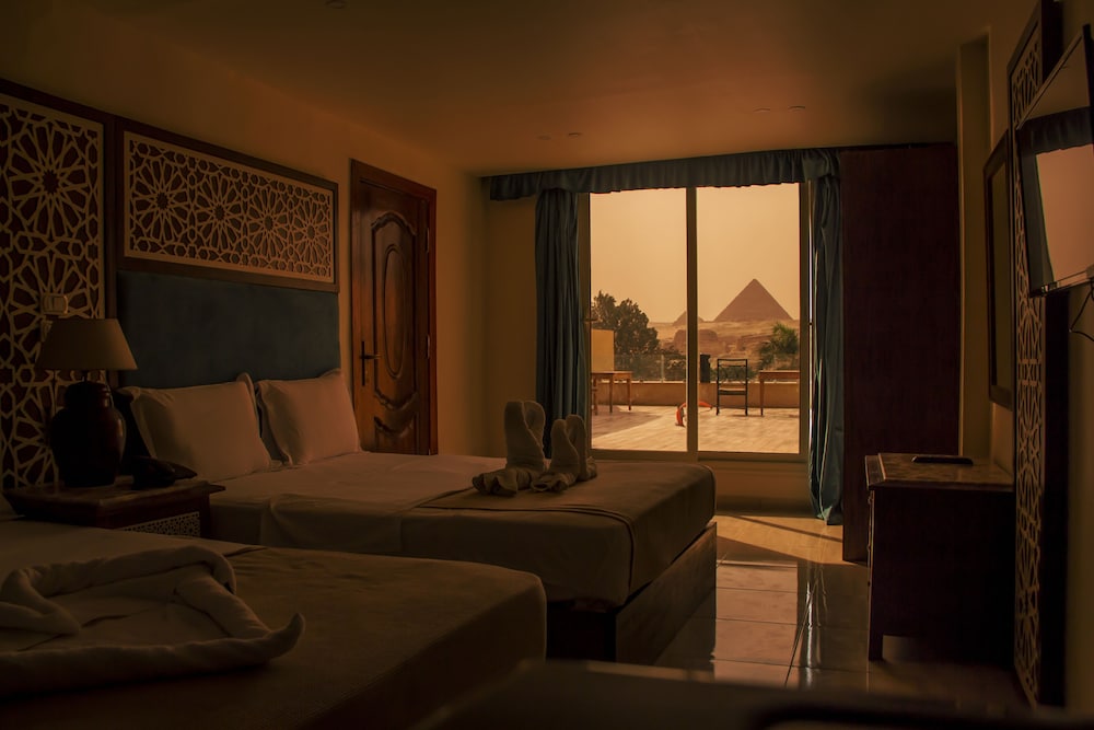 Great Pyramid Inn 20