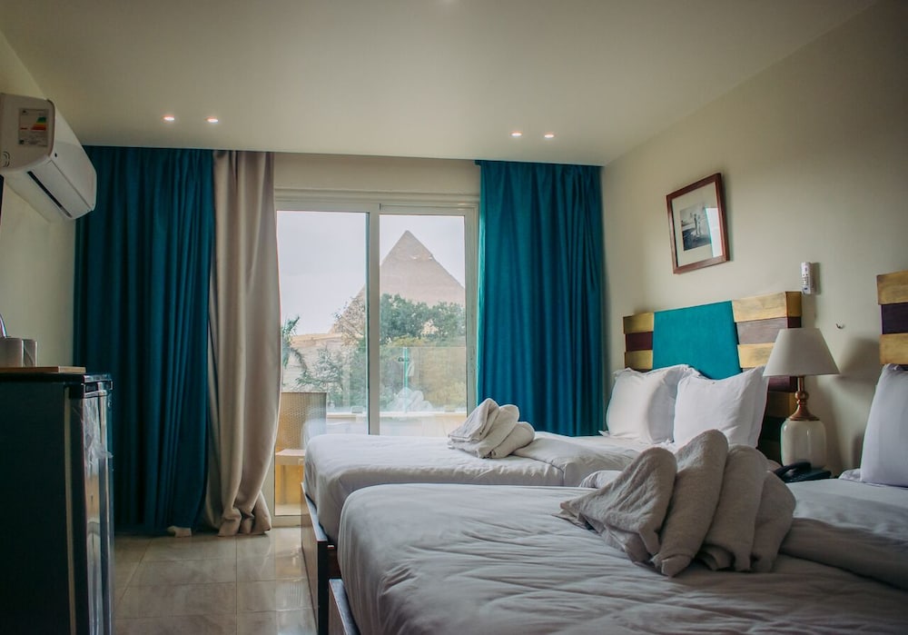 Great Pyramid Inn 22