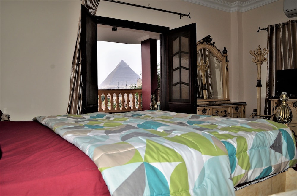 Pyramids Power Inn 13