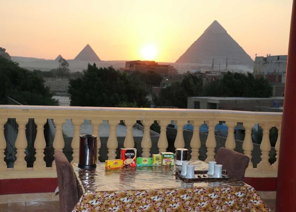 Pyramids Power Inn 22