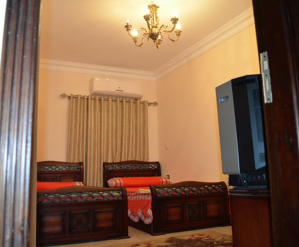 Pyramids Power Inn 16