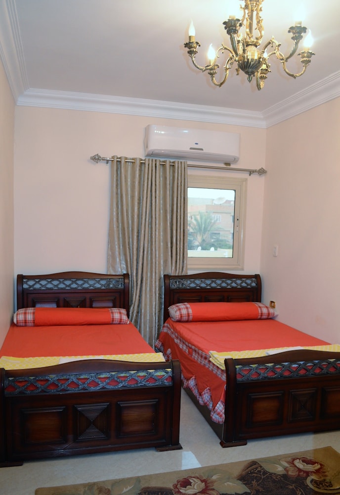 Pyramids Power Inn 17