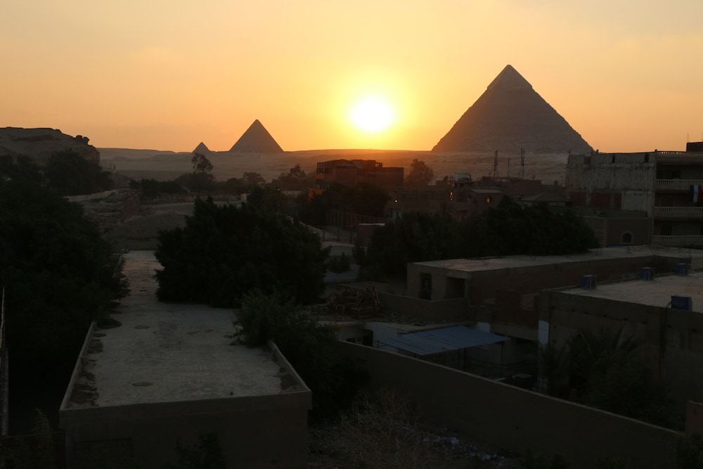 Pyramids Power Inn 23