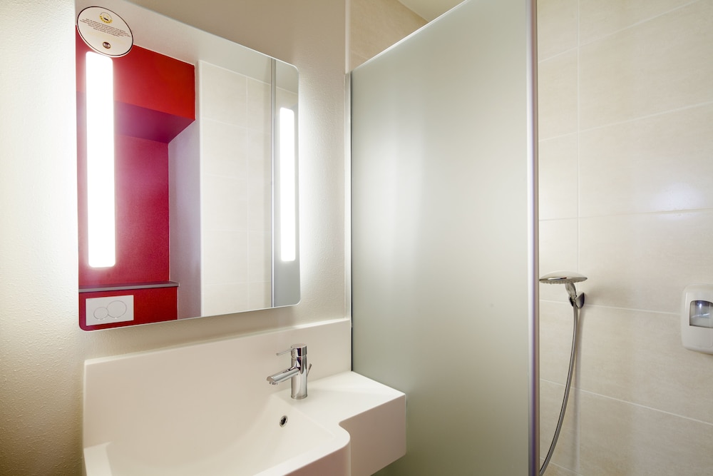 B&B HOTEL Marne-la-Vallée Torcy Gare 23