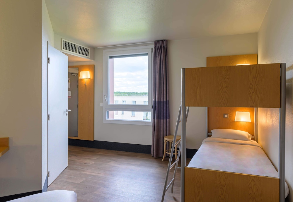 B&B HOTEL Marne-la-Vallée Torcy Gare 16