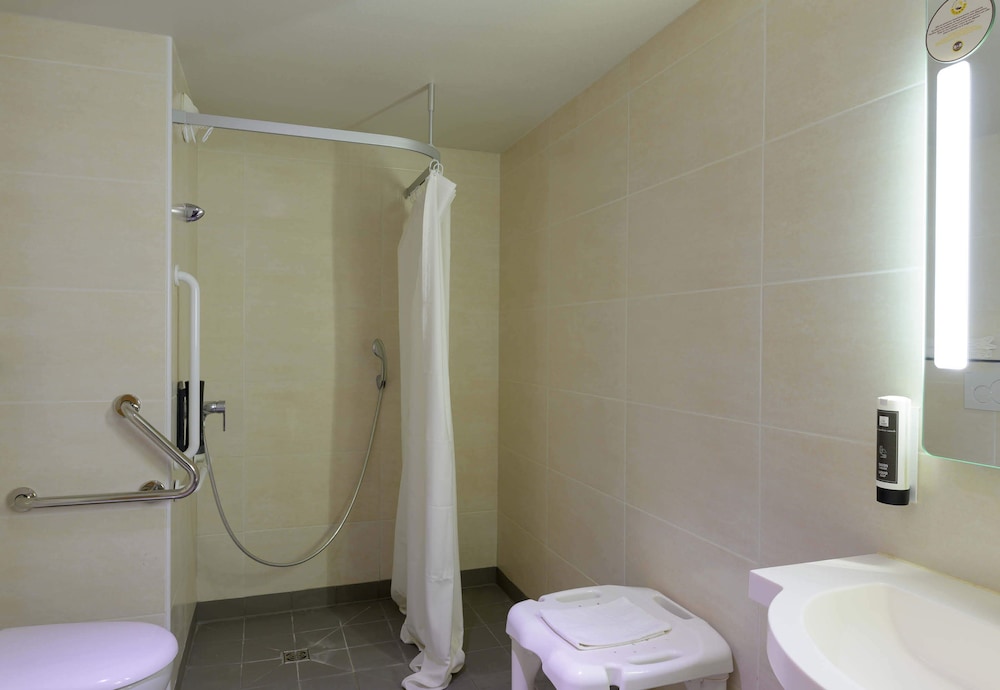B&B HOTEL Marne-la-Vallée Torcy Gare 24
