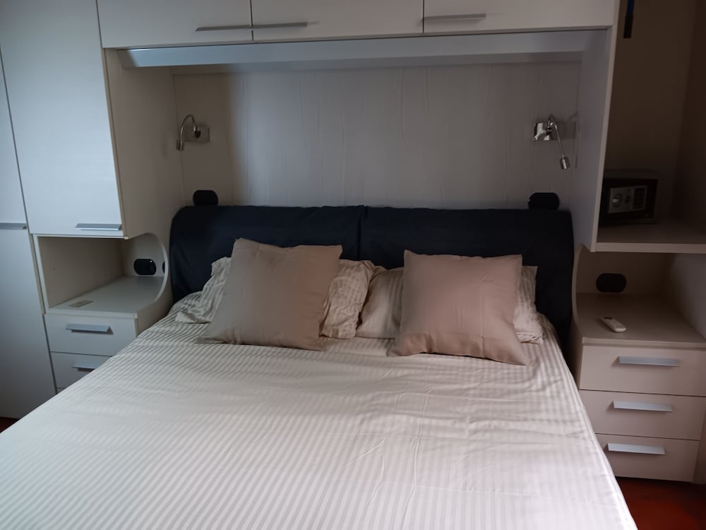 Andenis Luxury House 12