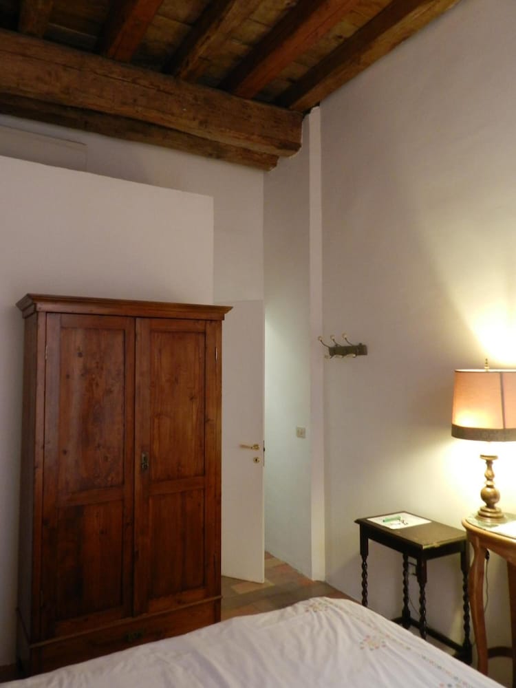 B&B Vicolo del Lupo 15