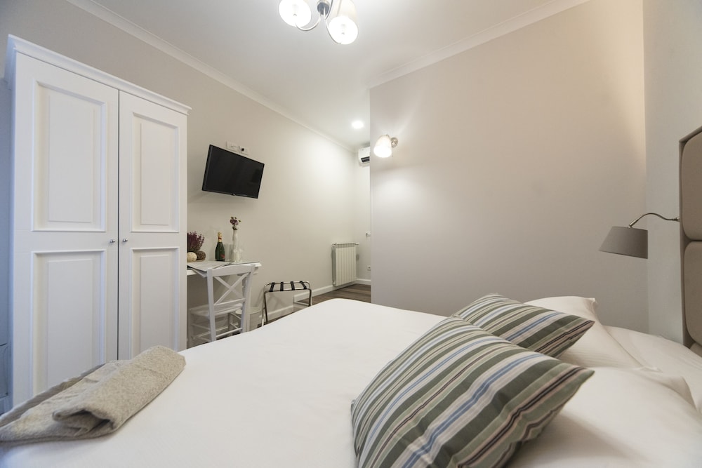 The Rome Suite 17