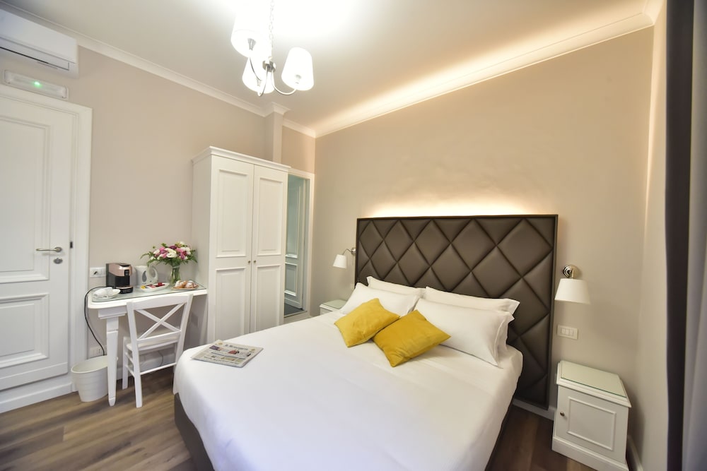 The Rome Suite 11