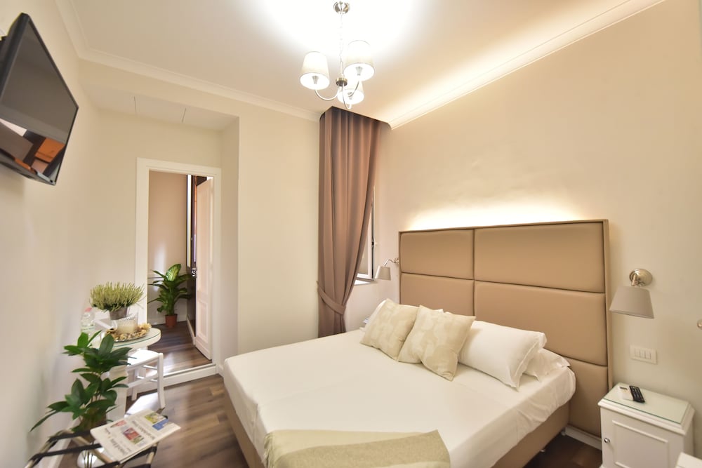 The Rome Suite 8