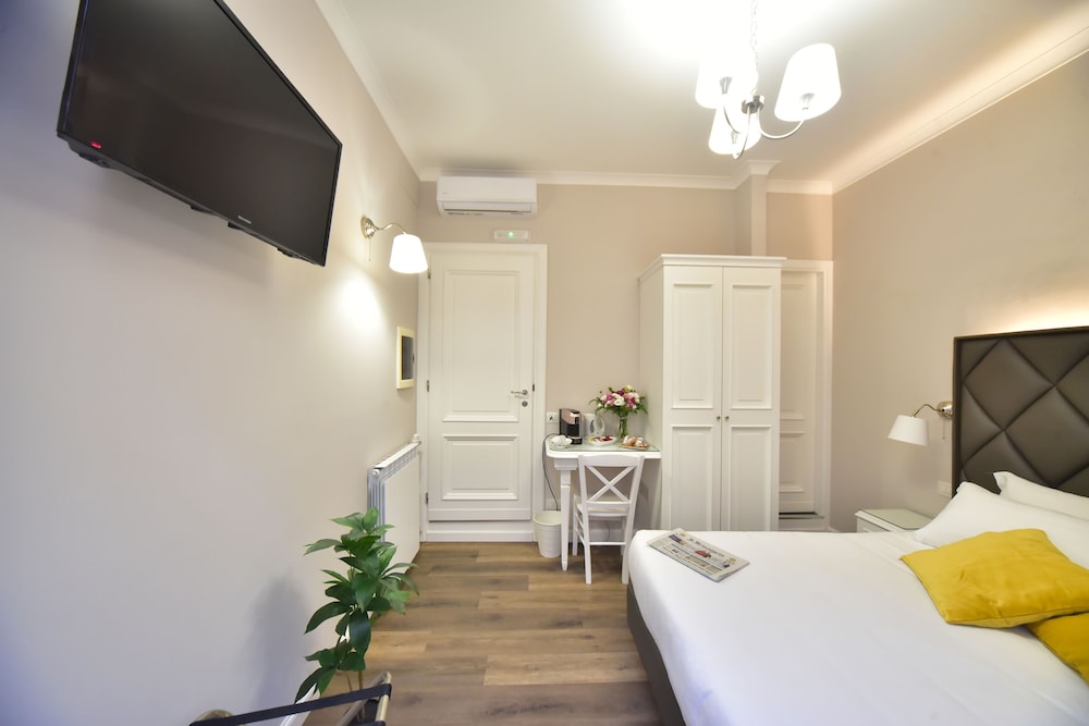 The Rome Suite 10