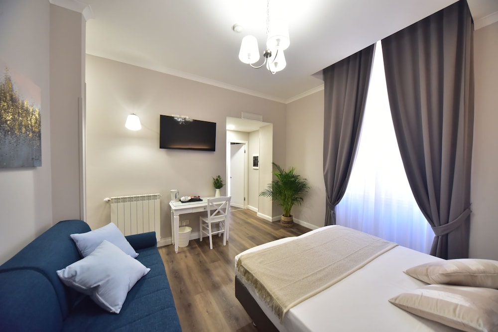 The Rome Suite 13
