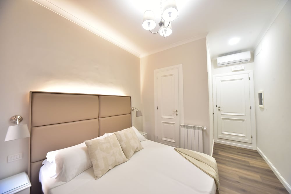 The Rome Suite 18