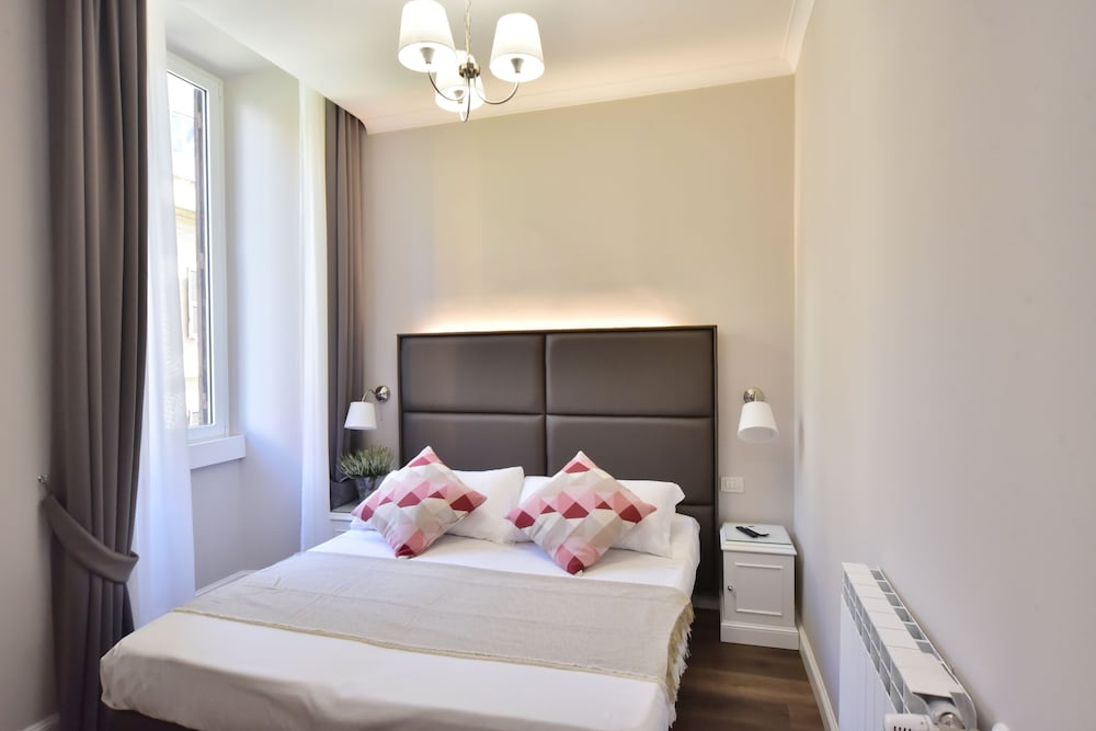 The Rome Suite 9