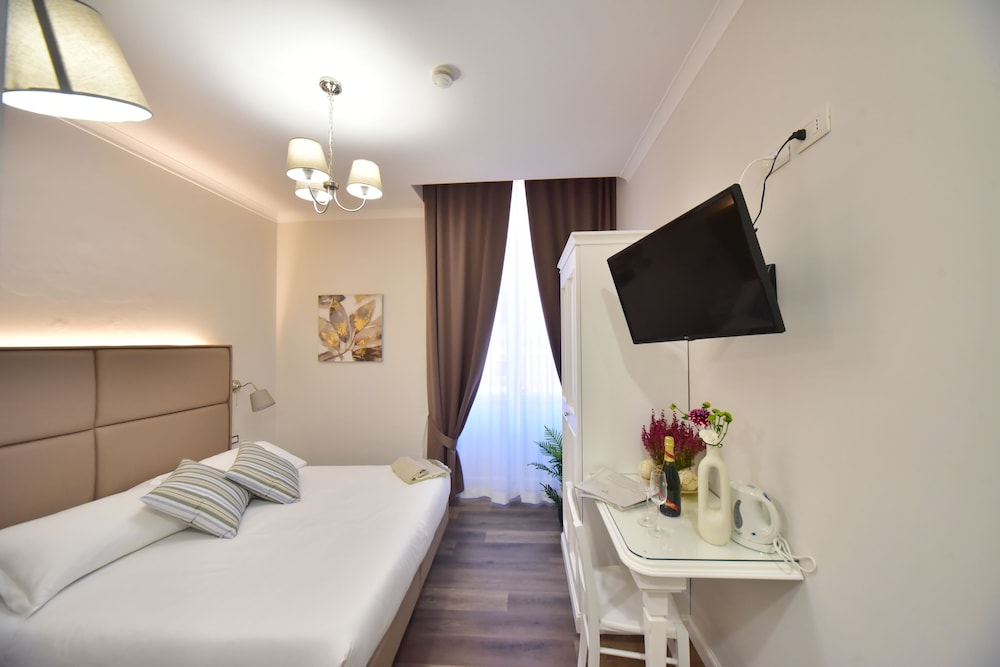The Rome Suite 16