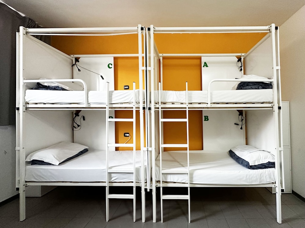 Mio Hostel 14