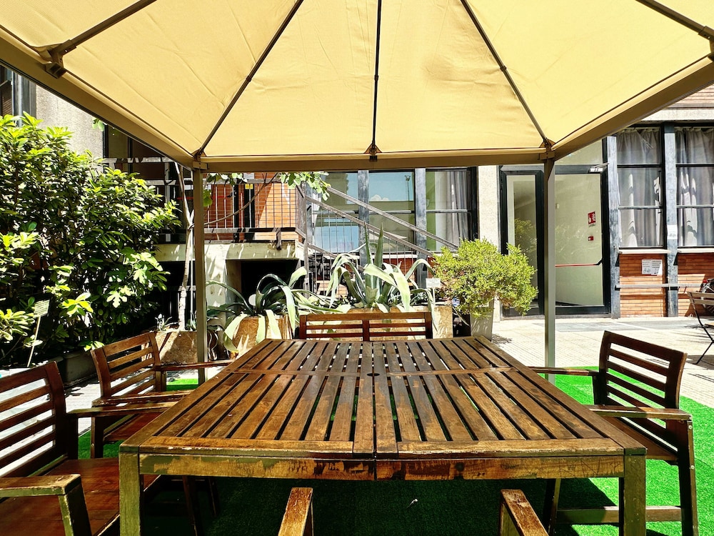 Mio Hostel 24