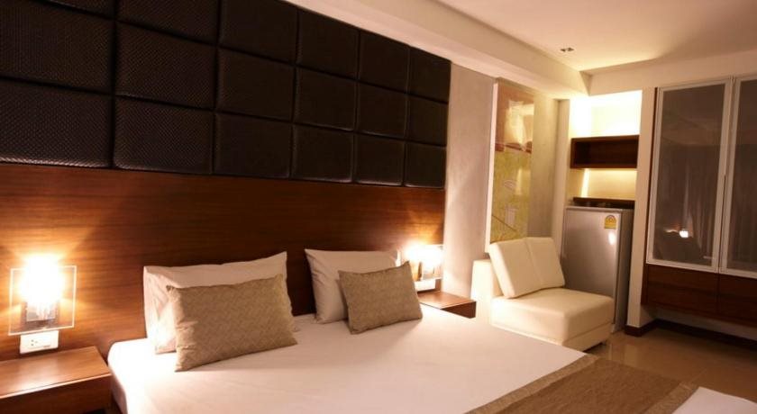 The Bangkok Cha Cha Suite 19