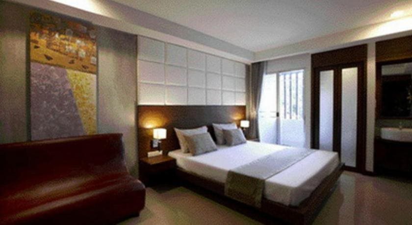 The Bangkok Cha Cha Suite 21